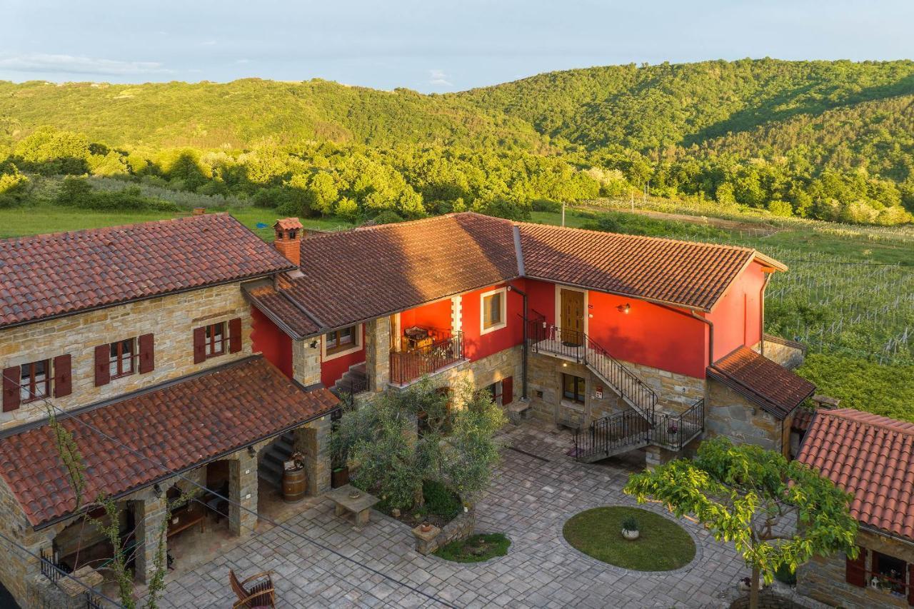 Ferienwohnung Tourist Farm RED FAIRYTALE Marezige Exterior foto
